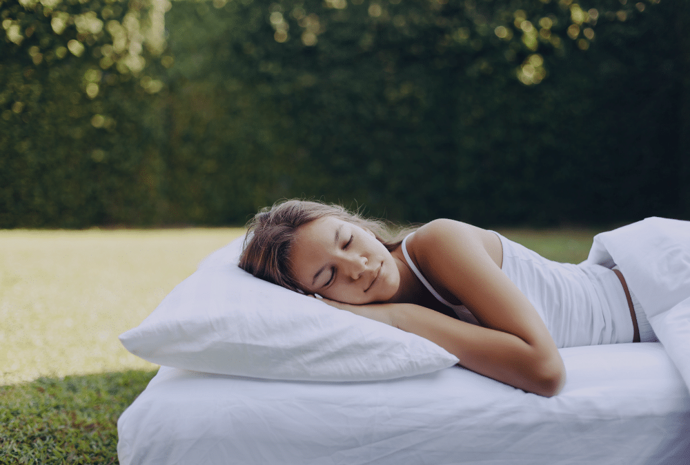 Dormir moins en été : mythe ou réalité ?